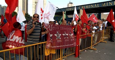 Jornal Da Globo Manifestantes Contra E A Favor De Lula Entram Em