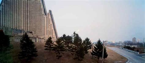 Ryugyong Hotel: the history of the hotel located in North Korea - Domus