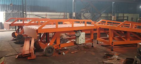 Hydraulic Dock Ramp Container Loading Unloading Ramp Mobile Loading