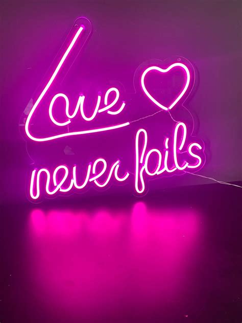 Neon De Led Love Never Fails Multicom Comunicação Visual Neon Led Acrílico Pix