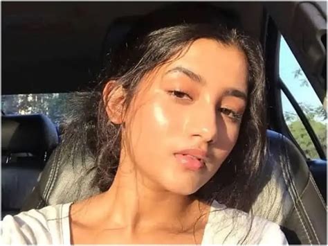 Ashlesha Thakur Biography, Age, Boyfriend, Wiki, Net Worth