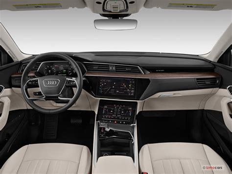 2019 Audi e-tron: 18 Interior Photos | U.S. News