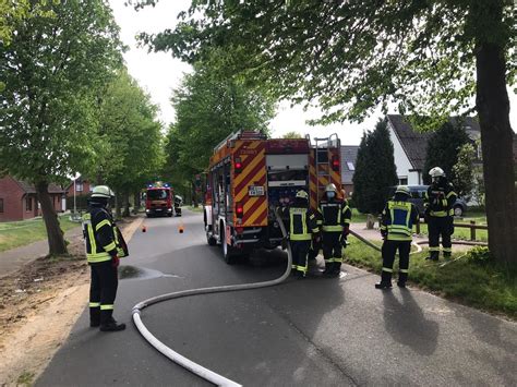 FEU Schuppenbrand am Gebäude Freiwillige Feuerwehr Nordhastedt