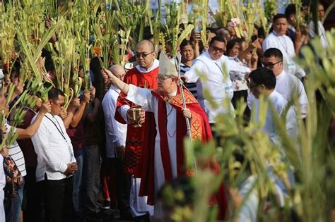 Why do Catholics bring palaspas to church on Palm Sunday? | GMA News Online