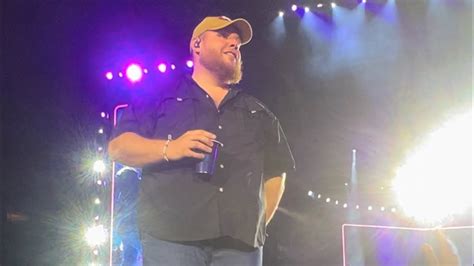 Luke Combs Santa Clara Levis Stadium Growing Up Getting Old Tour