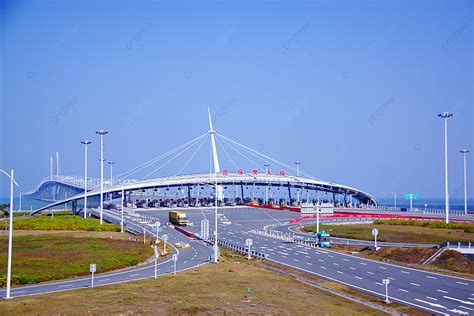 Zhuhai Entrance Of Hong Kong Zhuhai Macao Bridge Under The Blue Sky ...