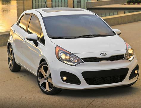 KIA Rio Hatchback Photos and Specs. Photo: Rio Hatchback KIA reviews and 22 perfect photos of ...