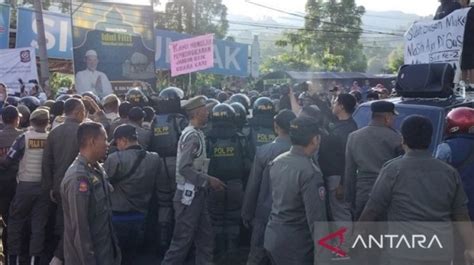 Pembongkaran Lapak Pkl Picu Ketegangan Di Puncak Ada Ancaman Golput Di