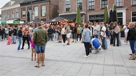 Nacht Van Nijkerk In Een Nieuw Jasje Feestavond Op Het Plein En Aparte