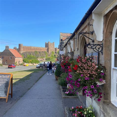 Our guide to: Bamburgh Village, Beach and Castle - Doxford Cottages