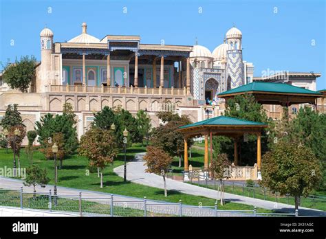 Uzbekistan Mausoleum Of Karimov Hi Res Stock Photography And Images Alamy