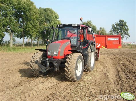 Foto Ciagnik Valtra N Grimme Id Galeria Rolnicza Agrofoto