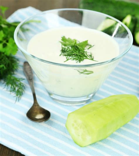 Receta de crema fría de pepino y yogur fácil y rápida