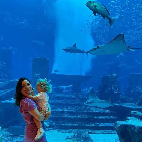 Morando Em Dubai Sabrina Petraglia Mostra Momento De Lazer Os Filhos