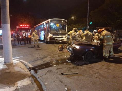 Acidente Entre Carro E ônibus Deixa Um Homem Ferido Em Niterói O São