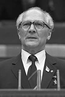 Erich Honecker Biography, Age, Height, Wife, Net Worth, Family