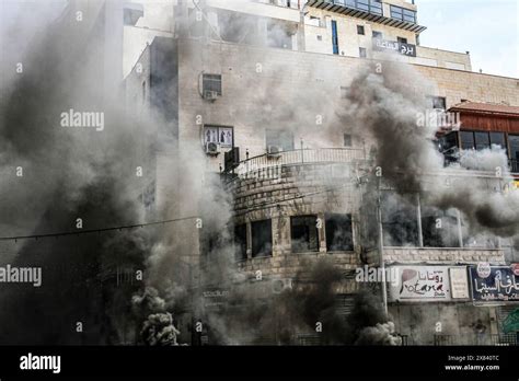 Jenin Palästina Mai 2024 Ein brennendes Haus das als israelischer