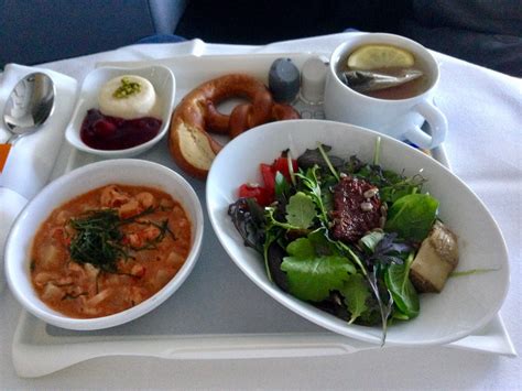 The Perfect Pre-Arrival Snack in Lufthansa Business Class - Live and ...