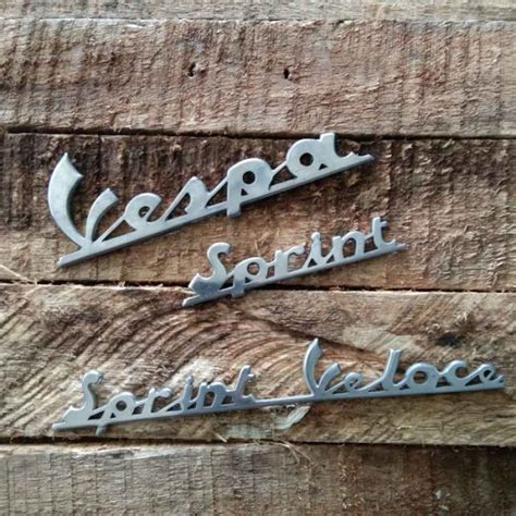 Jual Vespa Emblem Logo Depan Set Almunium Vespa Sprint Veloce Di Seller