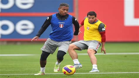 JUAN REYNOSO Y EXIGENTE ENTRENAMIENTO SELECCION PERUANA AMISTOSOS YouTube