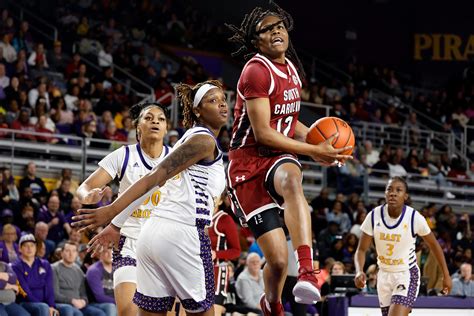 South Carolina women's basketball cruises past Florida 89-66 to open ...