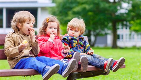 mengajar anak tk  lebih efektif  menyenangkan