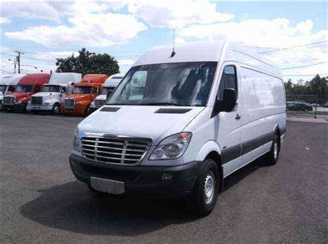 Freightliner Sprinter 2500 (2012) : Light Duty Trucks