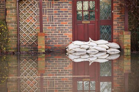 19 Reliable Alternatives to Sandbags for Flooding | The Home Simple