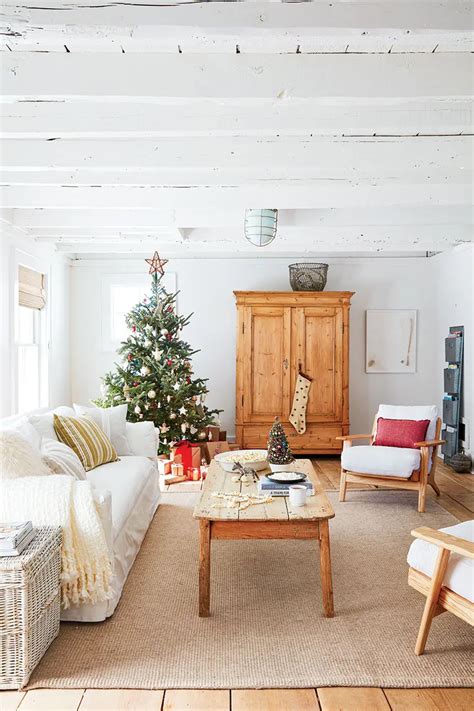 A Natural, Nostalgic and Nautical Christmas Cottage - Cottage style decorating, renovating and ...