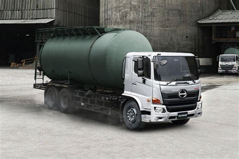 Hino Series Price Promo January Spec Reviews Zigwheels