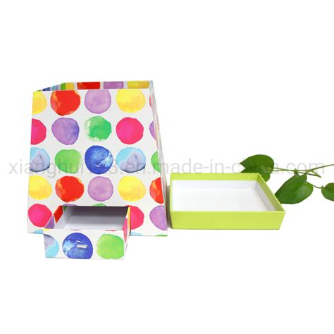 Customized Luxury Rigid Cardboard Paper Foldable Gift Packaging Box