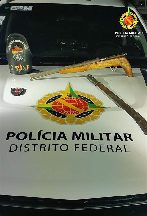 Homem é Preso Suspeito De Ameaçar Vizinhos Com Arma Caseira E Facão Na