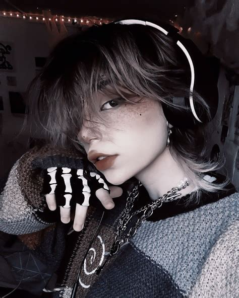 𝗟𝗜𝗡𝗘¡𝗟𝗟𝗨 🏁 Non Binary Haircuts Fluffy Hair Short Grunge Hair