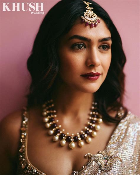 Actress Mrunal Thakur These Pictures Looks Classy And Trendy