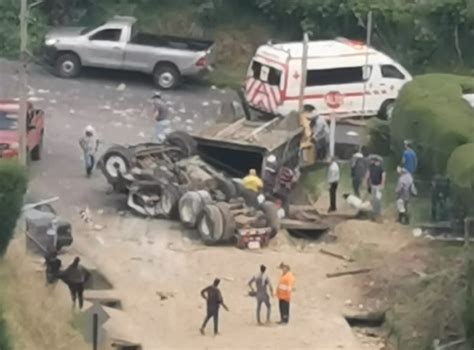 Identifican a hombre que murió tras vuelco de vagoneta en Cartago