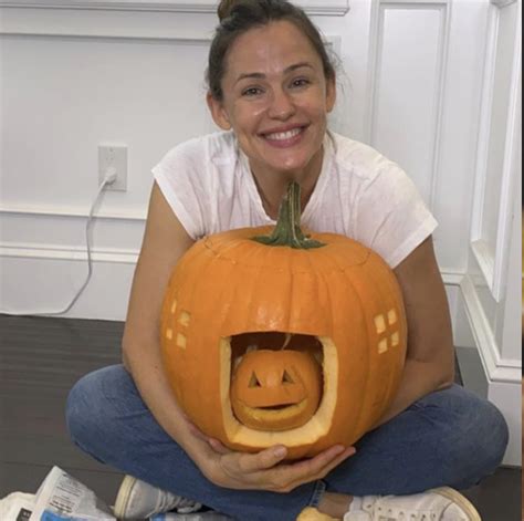 55 Easy Pumpkin Carving Ideas Halloween 2021 Creative Pumpkin Designs