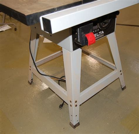 Delta 10 Contractors Table Saw Ebth