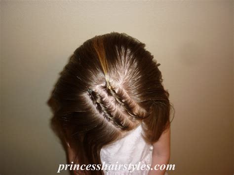 Hairstyles For Girls: Twist Hairstyle For Short Hair - Video Tutorial