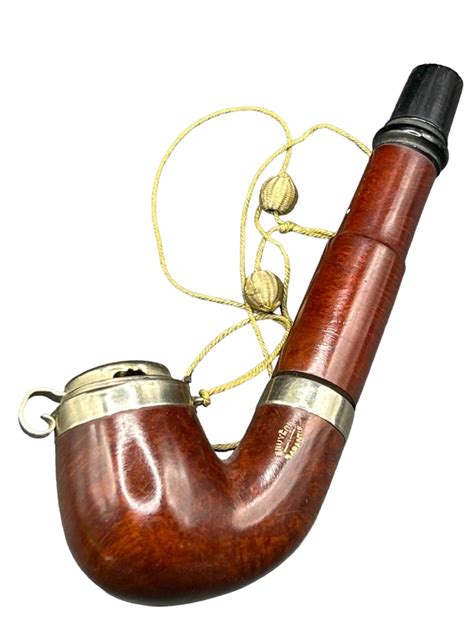 At Auction Bruyere Garantie Lidded Tobacco Pipe