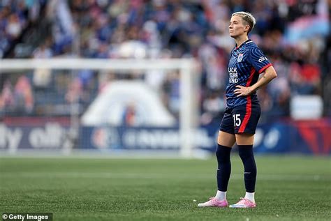 Megan Rapinoe Bids Seattle Farewell In Final Ol Reign Home Game As Fans