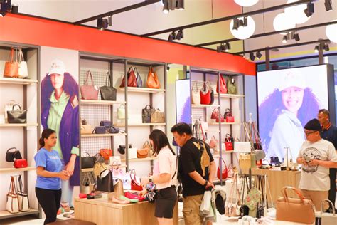 10 Outlet Tas Branded Di Summarecon Villaggio Outlets Karawang