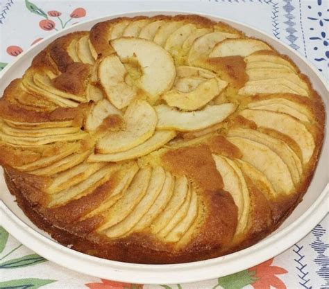 TORTA DELLA NONNA FAVOLOSA CON TANTE MELE E YOGURT Dolce Ricetta Facile