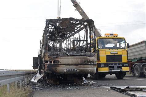 Dégâts Causés Par Le Feu De Cabine D autobus Photo stock Image du