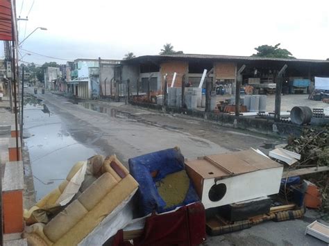 G1 Moradores de Nova Iguaçu RJ fecham rua em protesto notícias em