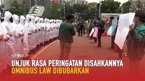 Unjuk Rasa Peringatan Disahkannya Omnibus Law Dibubarkan Youtube