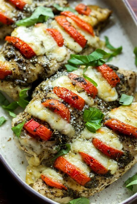 Stuffed Caprese Chicken An Easy Chicken Recipe Cookies And Cups