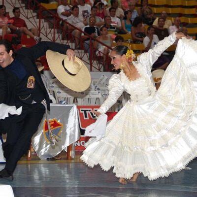 Trajes De Marinera Norte A Vestimenta De Marinera En Lima