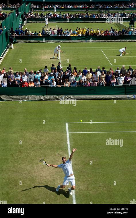 Wimbledon tennis courts hi-res stock photography and images - Alamy