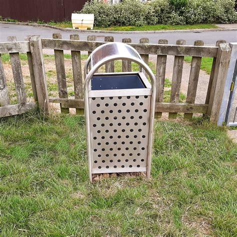 Stainless Steel Litter Bin With Lid Playdale