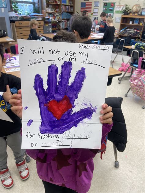 Swegle Elementary – Hands & Words Are Not For Hurting Project